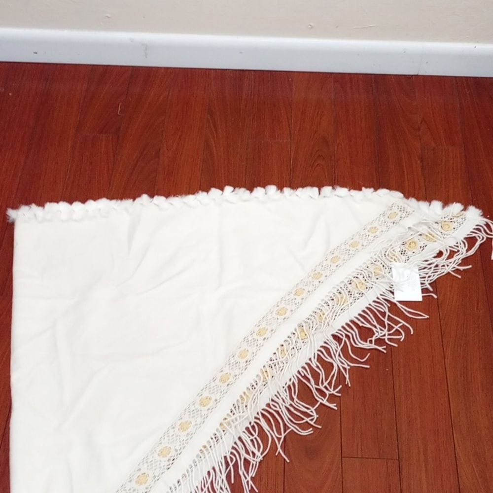 Erdos Ivory Fringed Cashmere Shawl - New! - Picture 8 of 14
